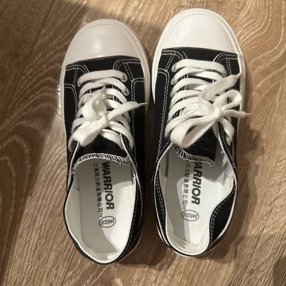 Canvas shoes with heel - Picture 2 of 8